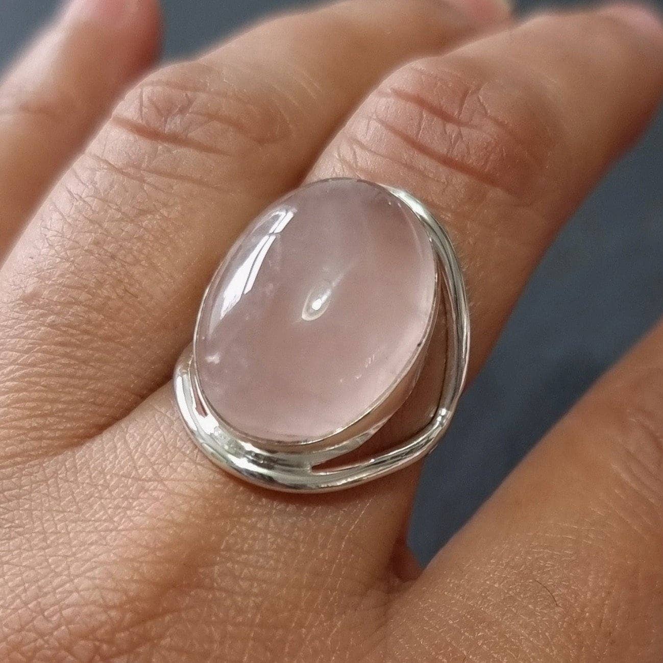 Large Oval Rose Quartz Silver Ring, 20mm x 15mm, R80RQL: US 6 1/4 / UK M