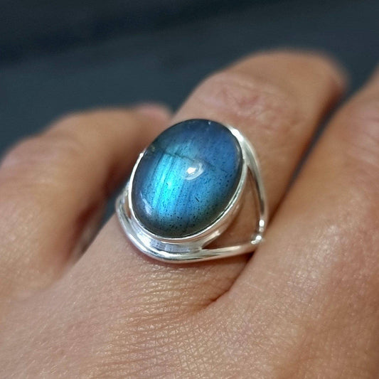 Oval Labradorite Sterling Silver Ring, 15mm x 12mm, R80LABS: US 9 1/2 / UK S1/2