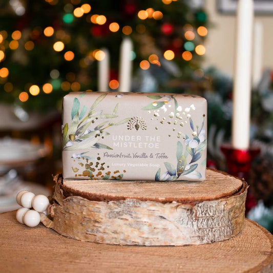 Christmas Tidings Under the Mistletoe Soap (Angel)